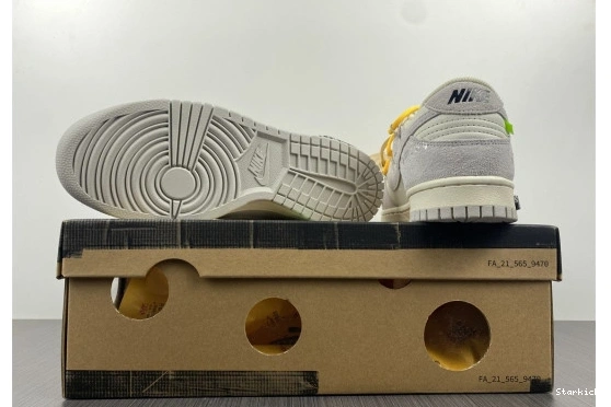 Lot DJ0950-109 O-W Nike Low Dunk 39 0824